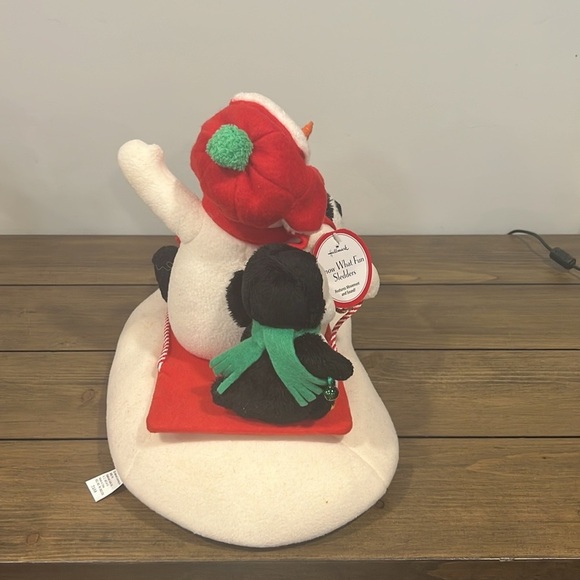 Hallmark snow what fun sledders 2007 jingle pals animated musical plush - Picture 5 of 12